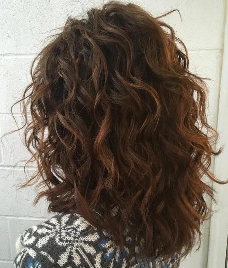 Haircut cascade for curly hair