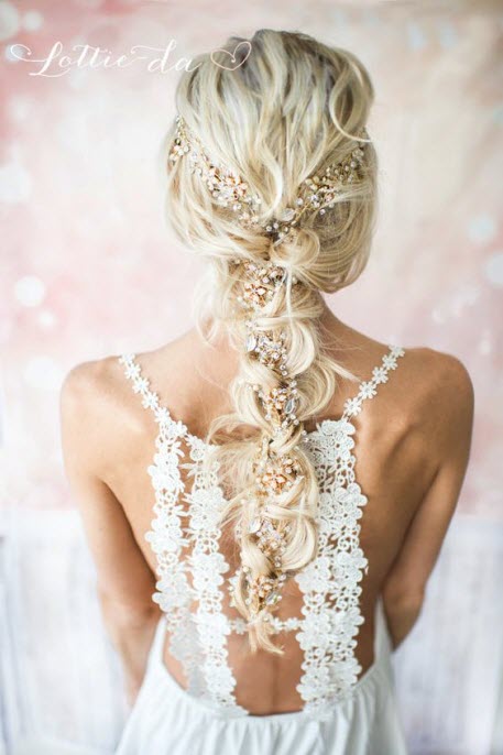 Peinados de boda: trenzado para cabello largo.