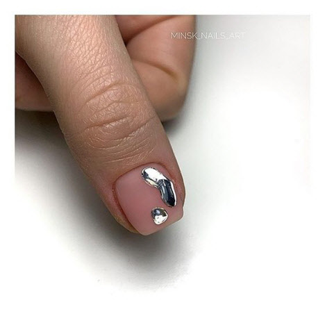 Foto de lágrimas de unicornio de manicura para uñas cortas y largas.