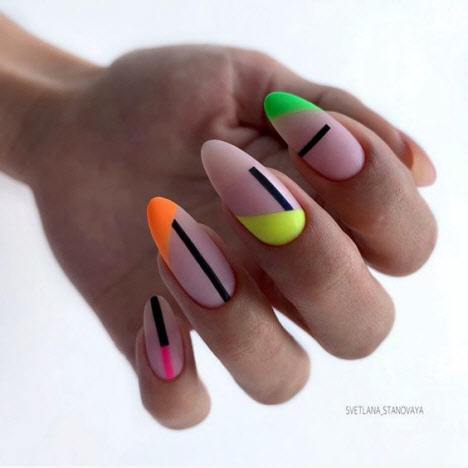 Geometry manicure for almond-shaped nails 2020
