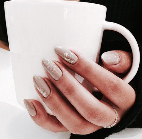 Winter manicure for almond nails