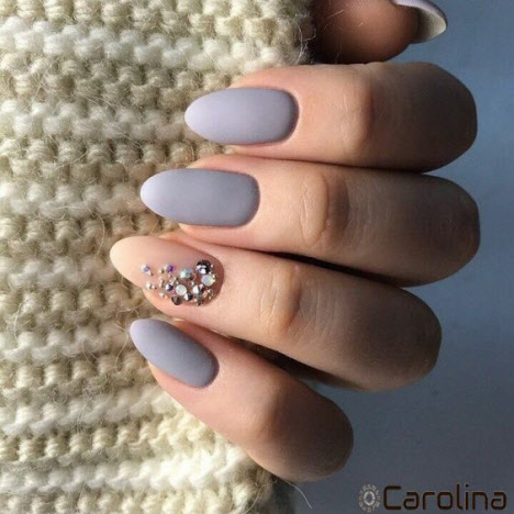 Chic winter manicure 2020 with stones