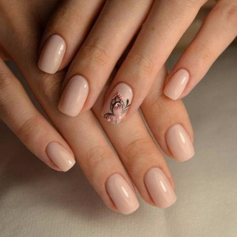 Manicure with flowers and rhinestones