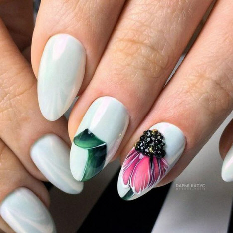 Manicure with flowers and rhinestones