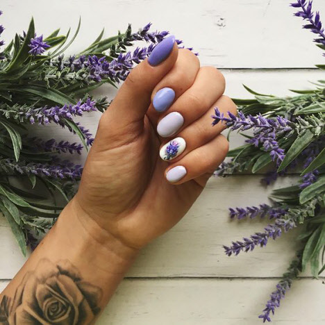 Manicure with flower design 2020. More than 150 photos of new fashionable and beautiful manicure