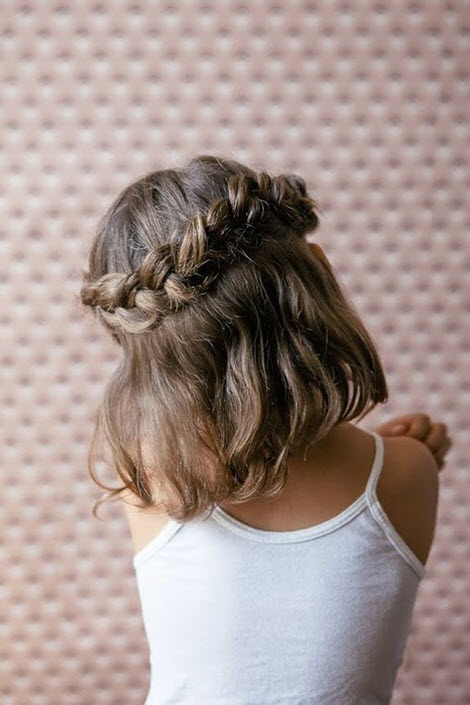 Fotos de hermosos peinados para niñas en el jardín de infantes.