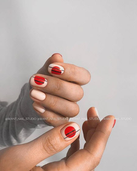 Matte manicure in the style of minimalism: photo 2020