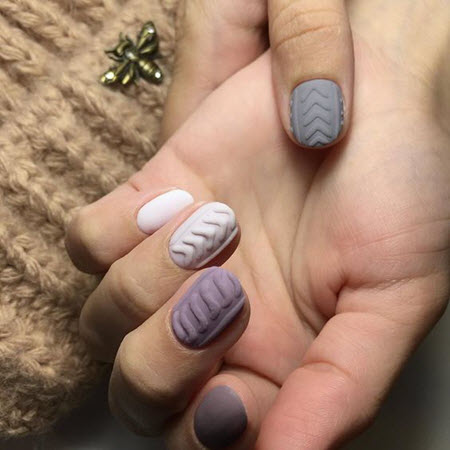 Winter knitted manicure
