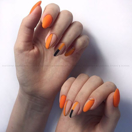 Stylish orange autumn manicure: new photo 2021