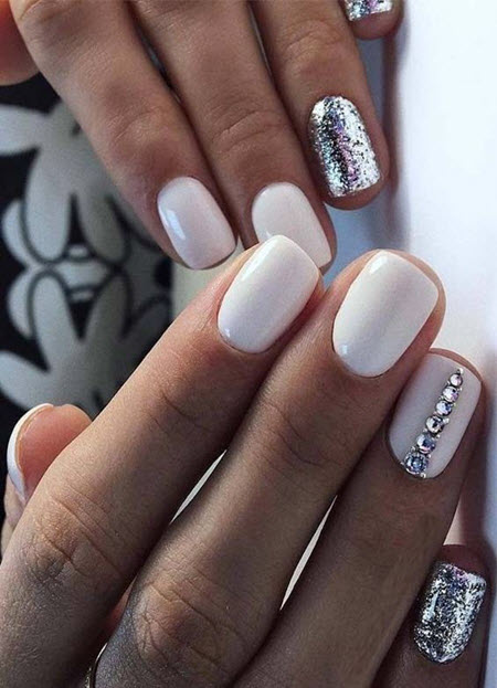 Beautiful manicure 2021 with glitter for short and long nails
