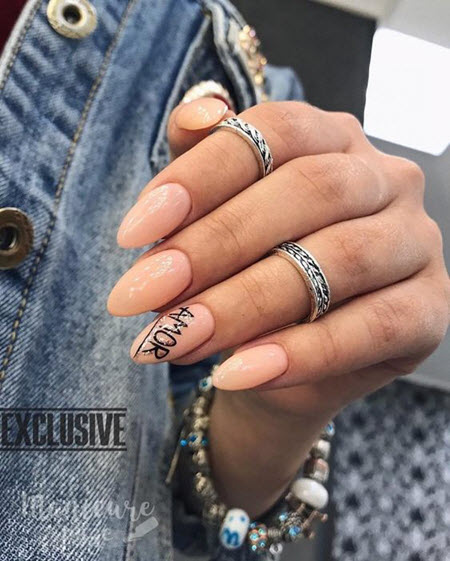 Nail design with lettering