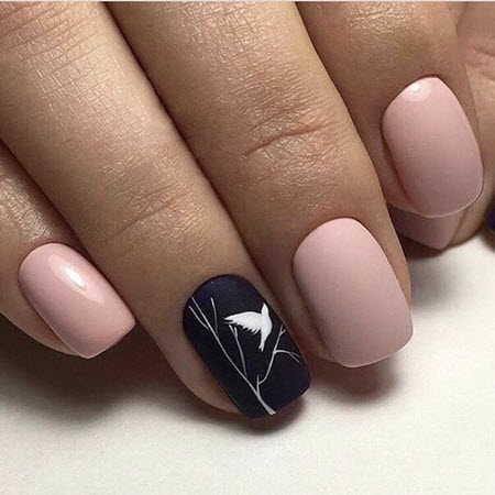 Photo of manicure with a pattern