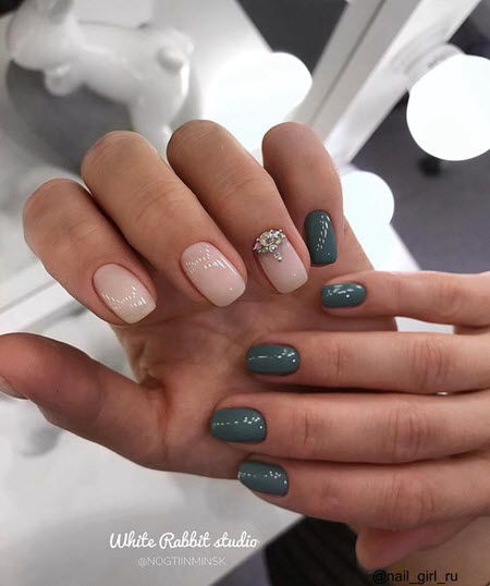 Manicure with stones