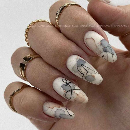 Drawings in the style of abstraction: stylish manicure ideas