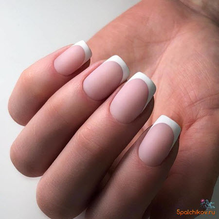Exquisite French manicure