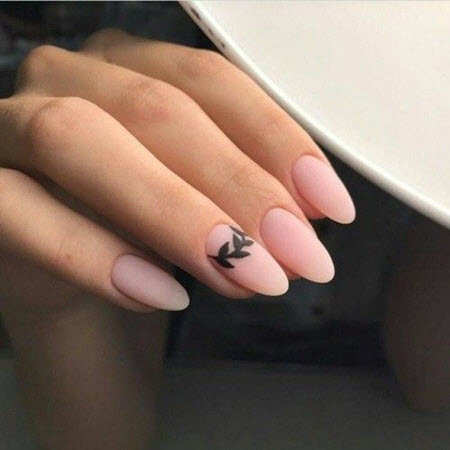 Exquisite French manicure
