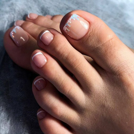 Pedicure 2021: French