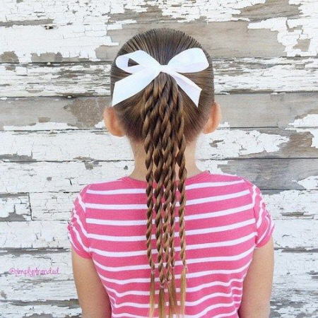 Hairstyle for September 1 with bows