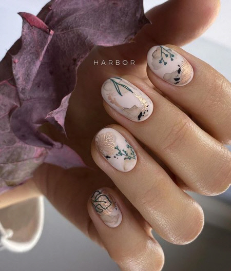 Photo manicure autumn