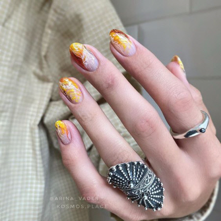 Arte de uñas de otoño temático