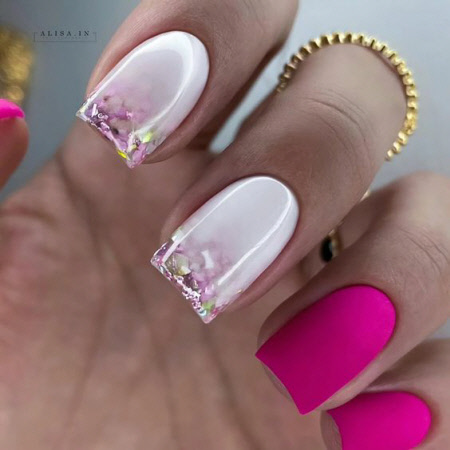 Bright manicure with sparkles and rhinestones