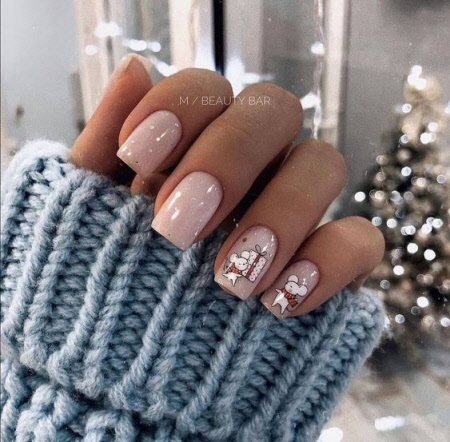 Photo of new beautiful manicure for short nails