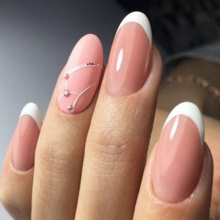 Photo of French manicure for long nails