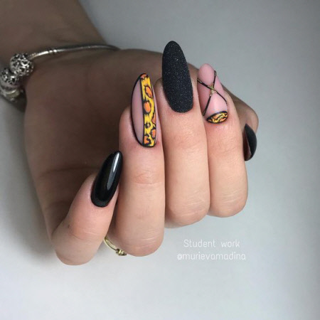 Beautiful geometry nail design